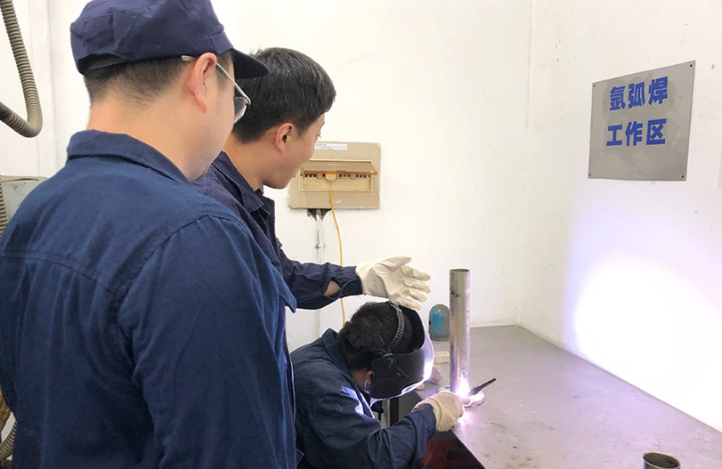 【师带徒活动】“师带徒促成长 凝聚企业正能量”系列报道之鸿运国际六厂“师带徒”活动